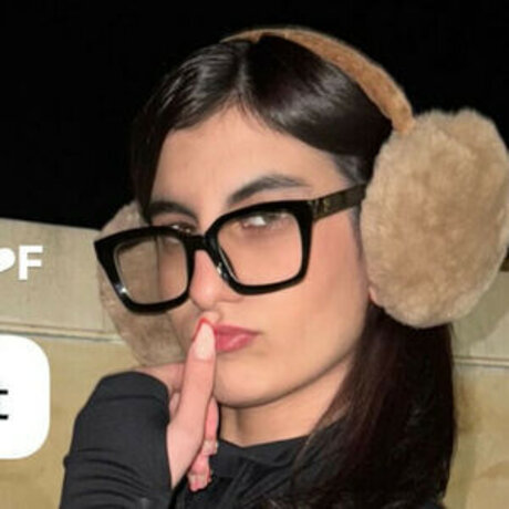 Taba Ardestani actress pictures