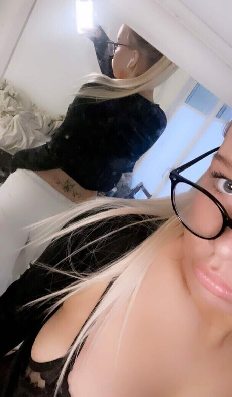 Nelli Virtanen porn model image