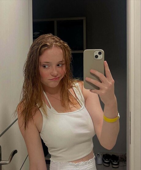 Madeleine b123 pornographic star gallery