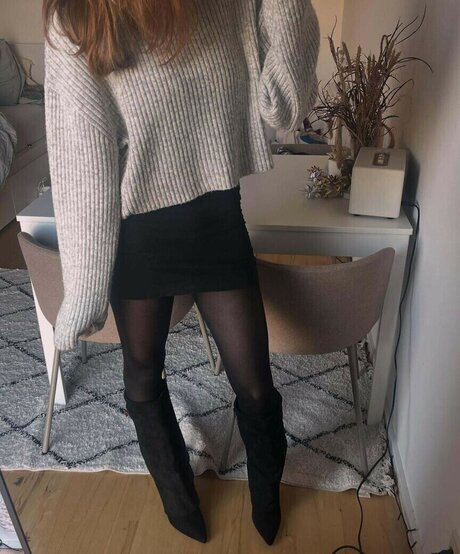 Madeleine b123 model photo