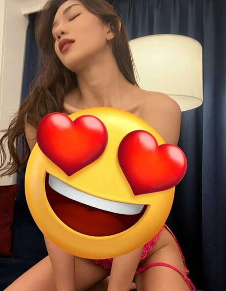 Shinta Khyuliang hot pornstar photos