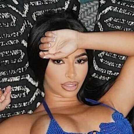 Seniaax3 naked model galleries