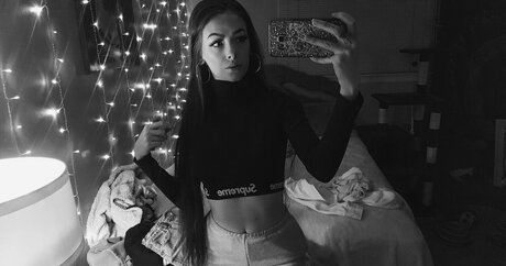 nic2hardo star sexy gallery