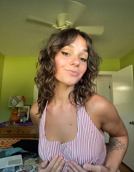 Leyla Ingalls erotic pornstar pictures