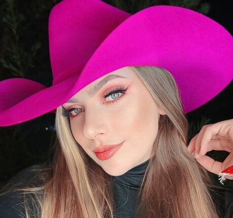 inapommer star nudes archive