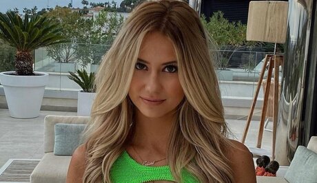 Celine Van Ouytsel perfect star pic