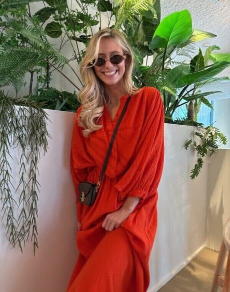 Celine Van Ouytsel star sexy img