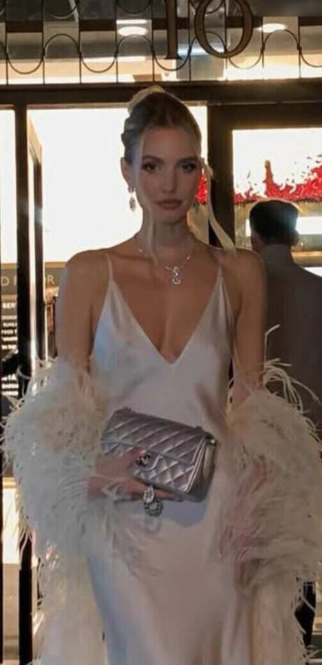 Leonie Hanne star photos