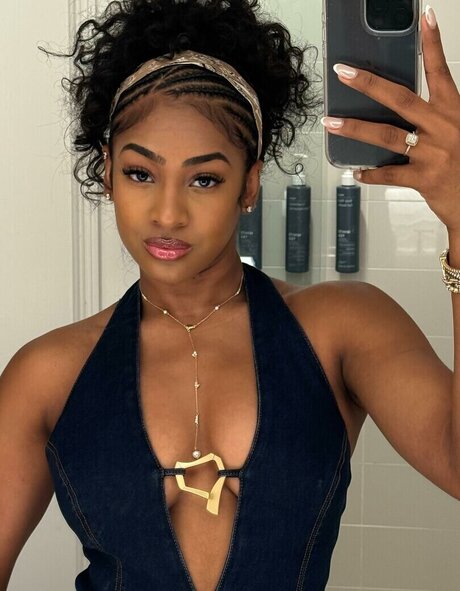 Deja Kelly perfect star image