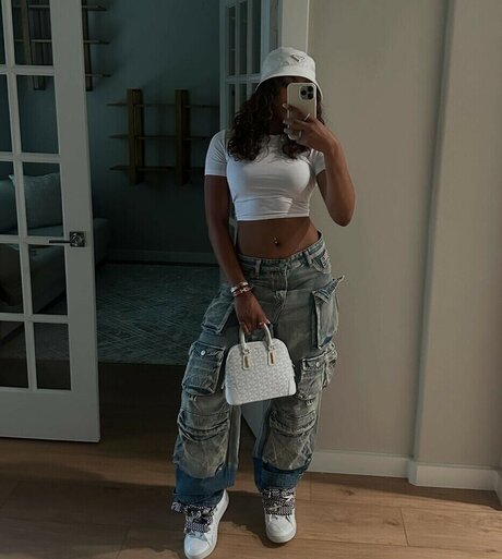 Deja Kelly star images