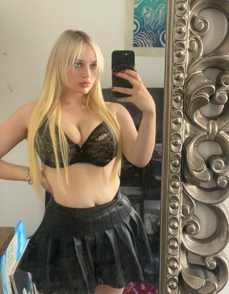 TalkFastEllie pornstar xxx photos