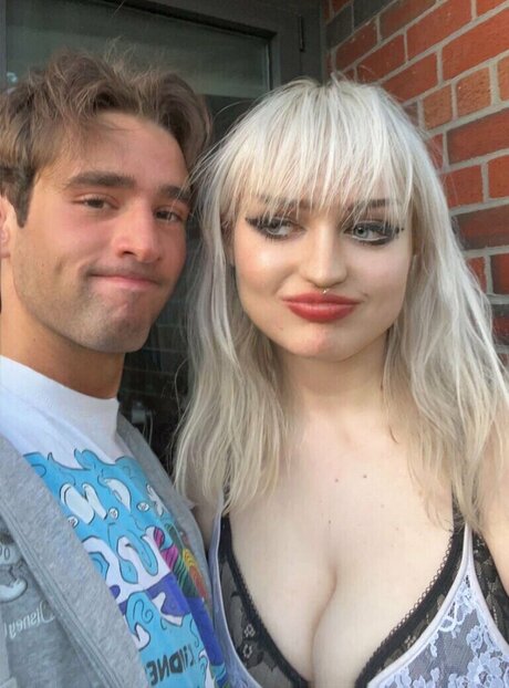 TalkFastEllie high quality pornstar gallery