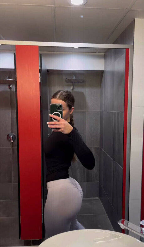 Rachel Chisholm model art archive