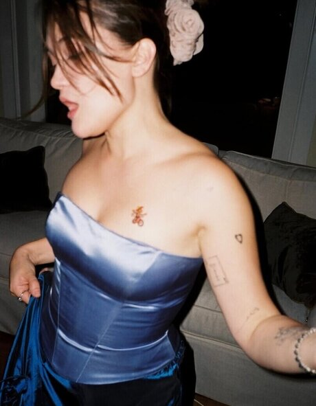 Isa Briones sex star photo