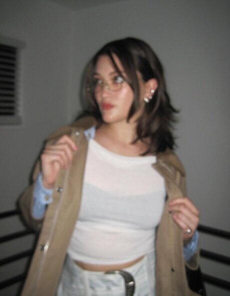 Isa Briones nice actress archive