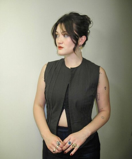 Isa Briones nudes actress picture