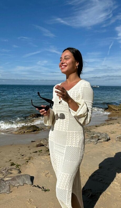 elise cm actress picture