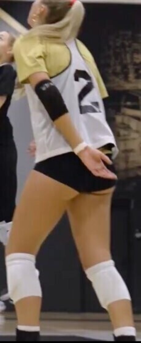 Taryn DeWese model naked image