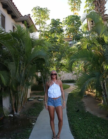 Taryn DeWese pornstar nudes image