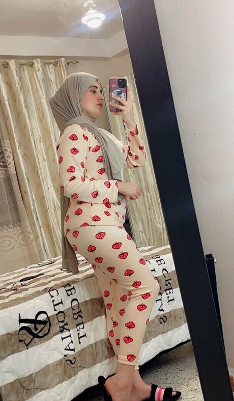 Dounia Stayfia model nudes pictures