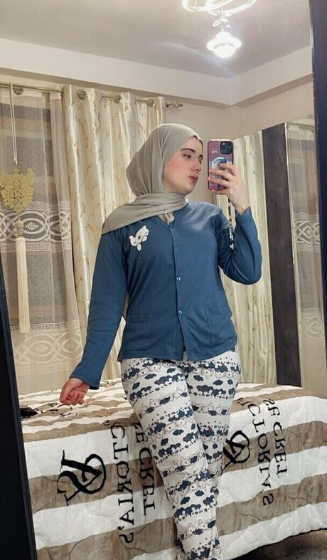 Dounia Stayfia star top archive