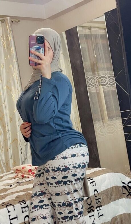 Dounia Stayfia pornographic star photo