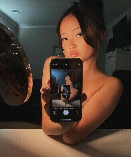 Kaylieee w hot pornstar img