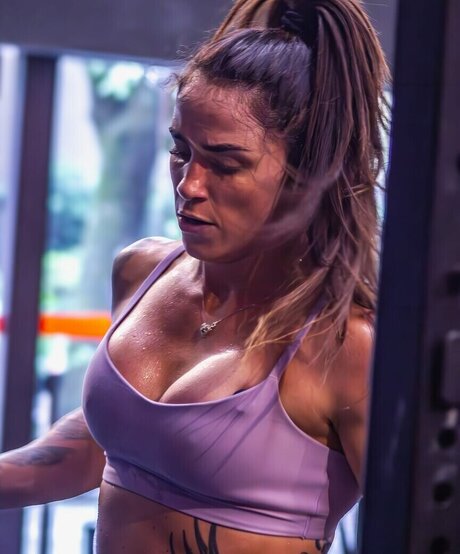 Norma Dumont UFC model nude photo