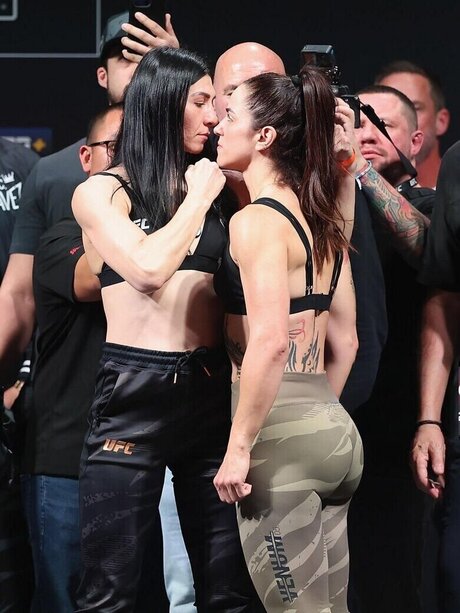 Norma Dumont UFC nude model img