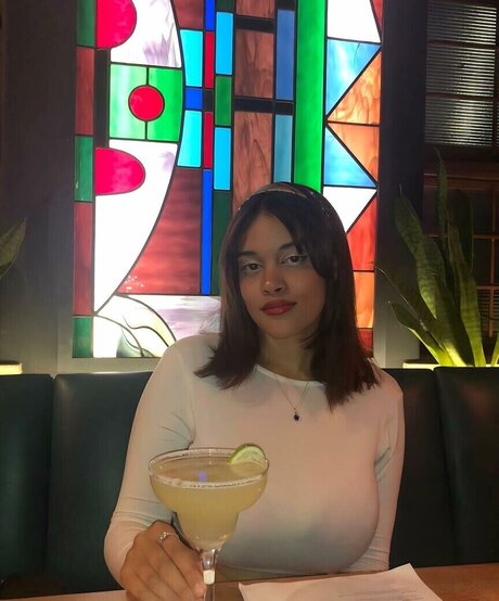 Nakishka sexy actress photo