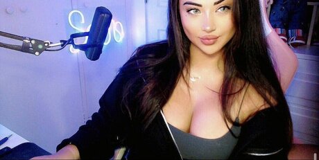 Selenalenaxo perfect actress gallery