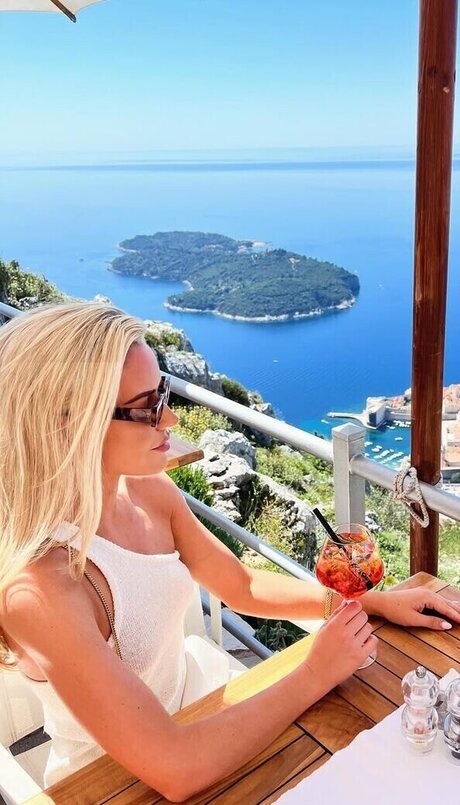 Eilidh Scott nudes star images