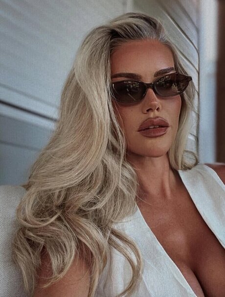 Eilidh Scott model pretty picture