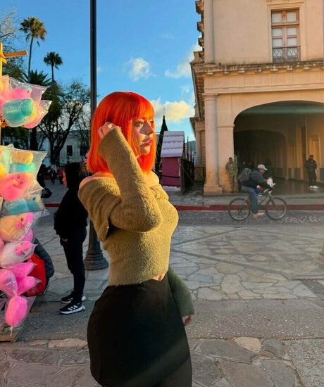 Vaniasse model perfect picture