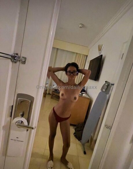 dailylunaxx sex pornstar photos