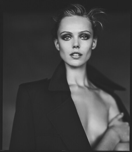 Frida Gustavsson pornstar nude img