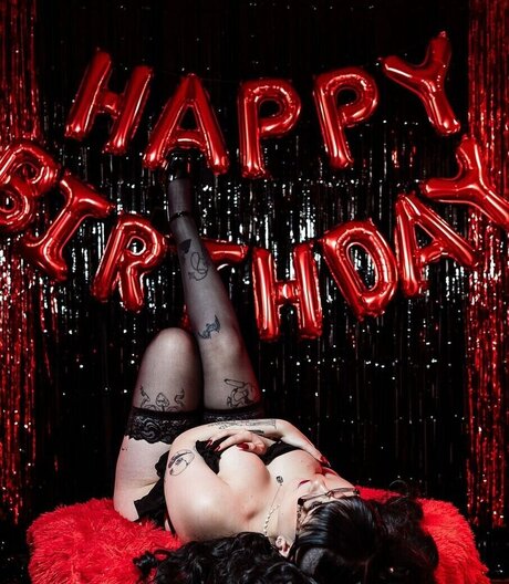 saint miau pornographic model pic