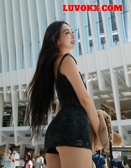 mollyshen model erotic galleries