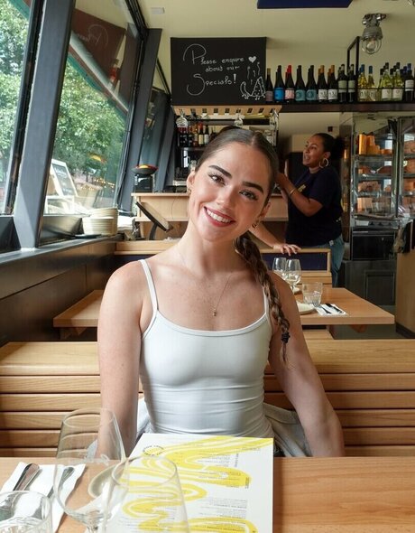 Rose Ruland star top image