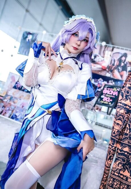 Plathong erotic star pic