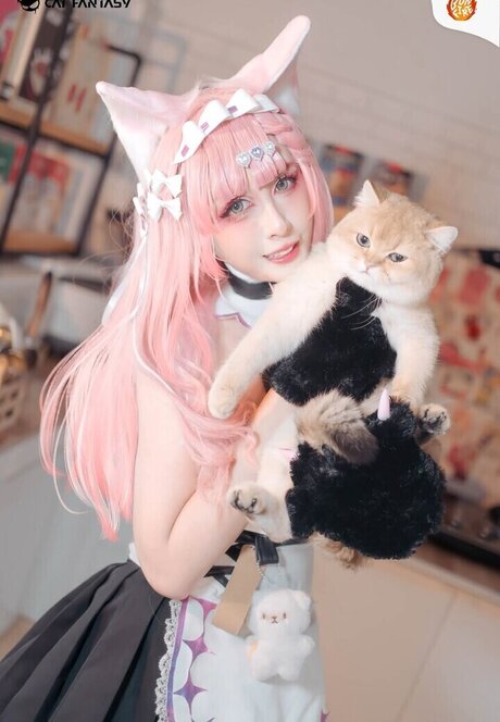 Plathong naked star image