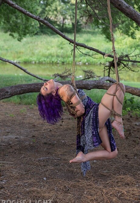 Space11kitten sexy model photo