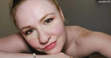 Yaya Gingersnatch pornstar top picture