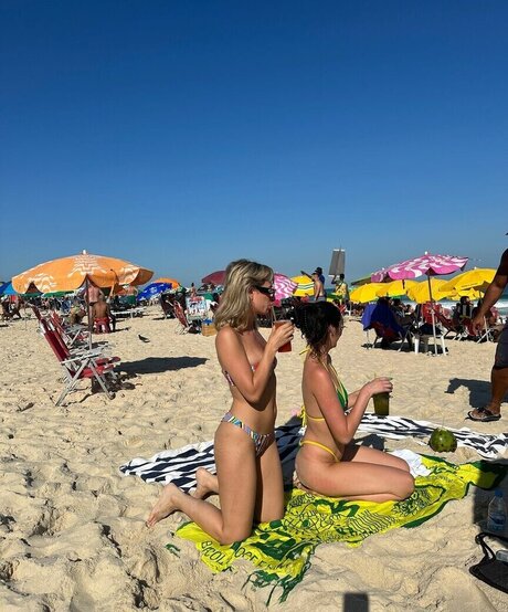 izzipoopi pornstar high quality images