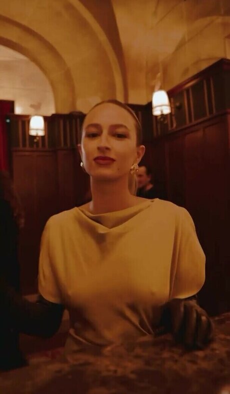 izzipoopi sex actress pictures