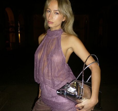 izzipoopi nice pornstar img