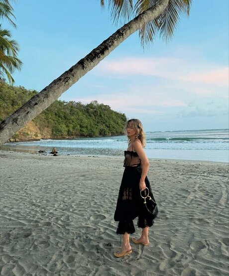 izzipoopi sex actress galleries