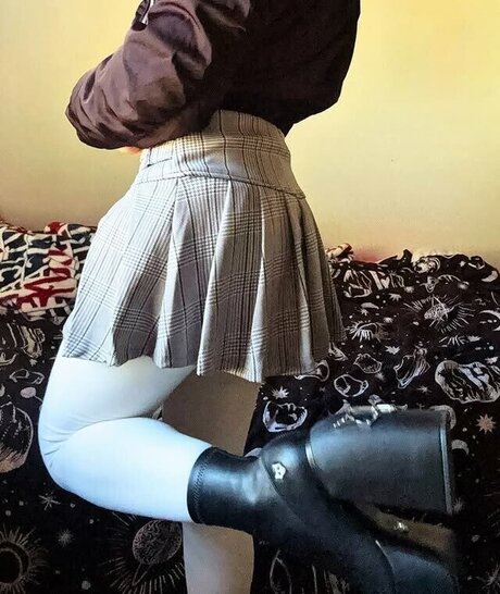 Abey 7w7 art actress img