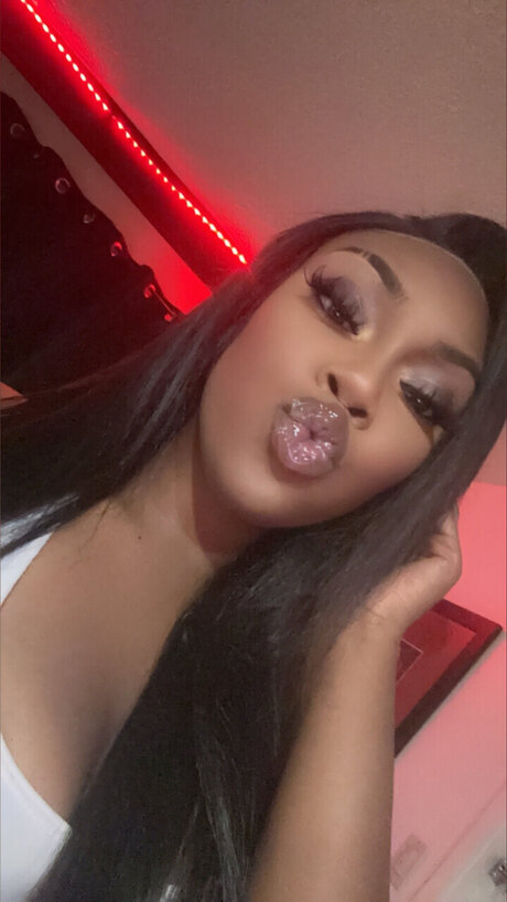 Ny2Wett nude pornstar image