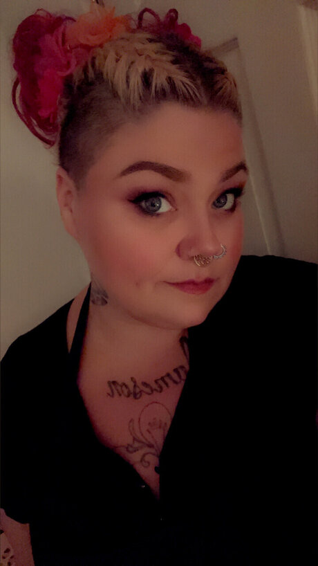 Hollywoodhavoc erotic pornstar pic